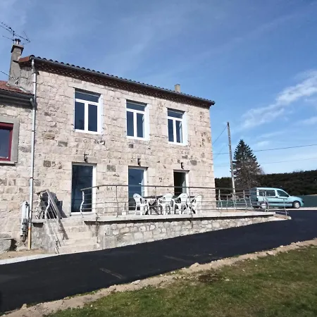 بيت ضيافة La Bonne Adresse Sainte-Sigolene