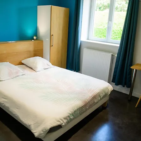 بيت ضيافة La Bonne Adresse Sainte-Sigolene